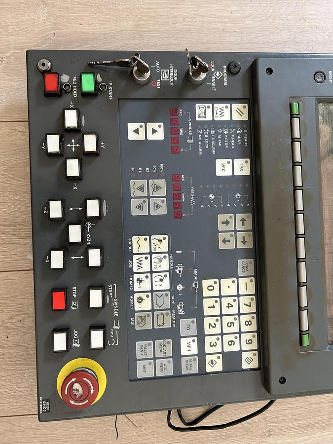 Used MAZATROL M-32 OPERATION BOARD MITSUBISHI YZ441C-3