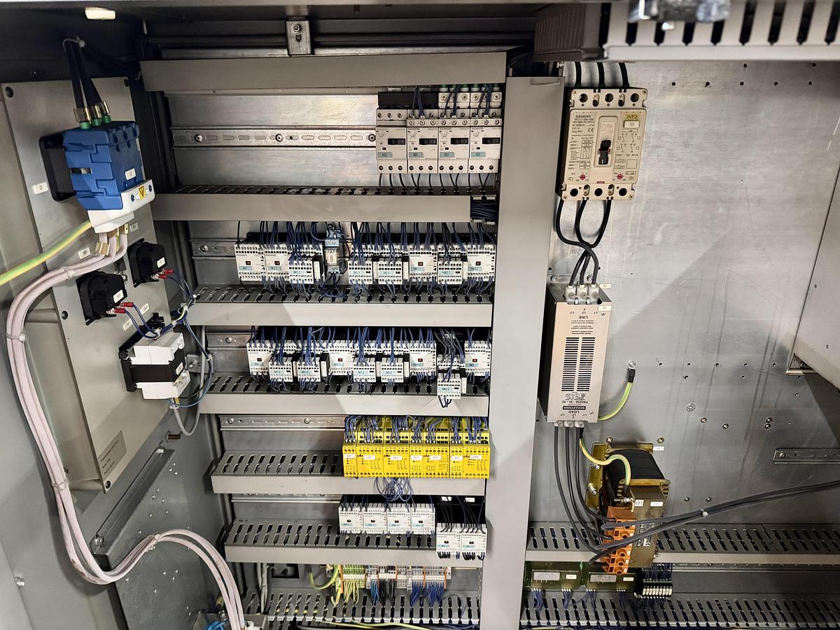 Used 2001 DECKEL MAHO DMU60T