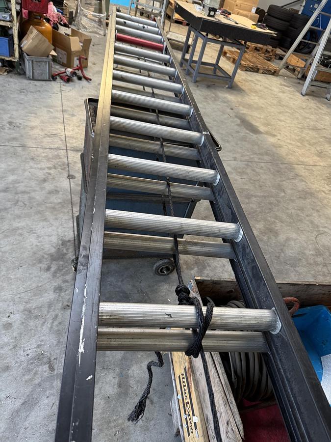 Used ALTREX Ladder S 2099 - 2 X 20