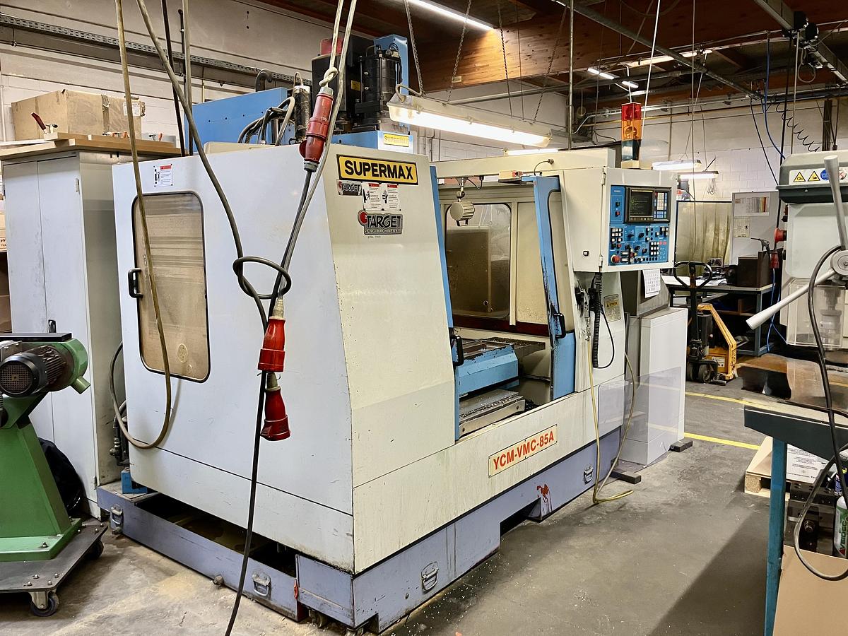 Used 1995 SUPERMAX YCM-VMC-85A