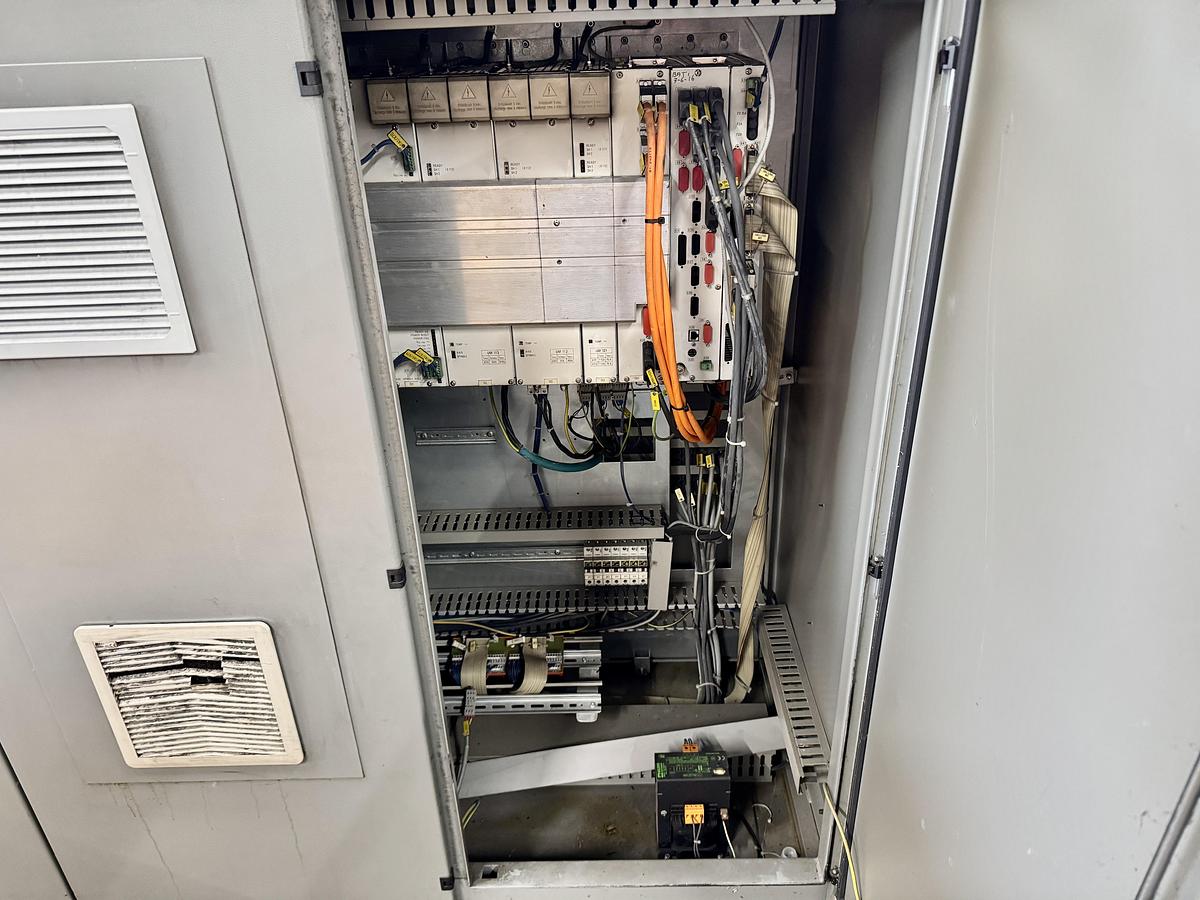 Used 2001 DECKEL MAHO DMU60T