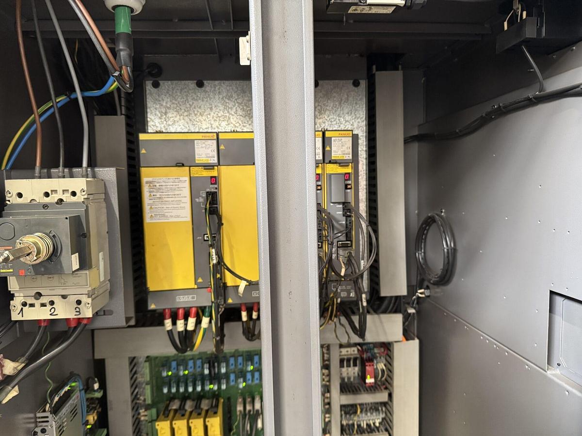 Used 2006 SUPERMAX YCM-TV188V CNC Vertical Machining Centre