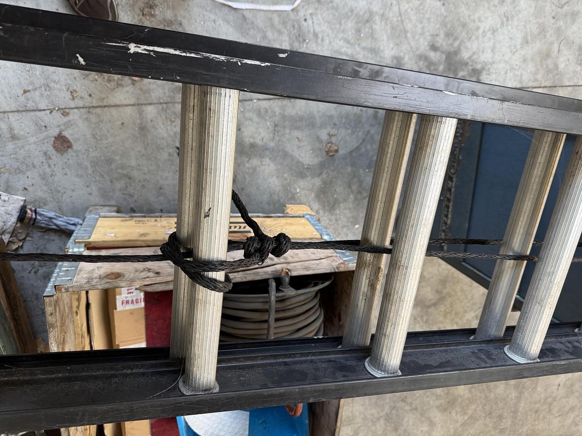 Used ALTREX Ladder S 2099 - 2 X 20