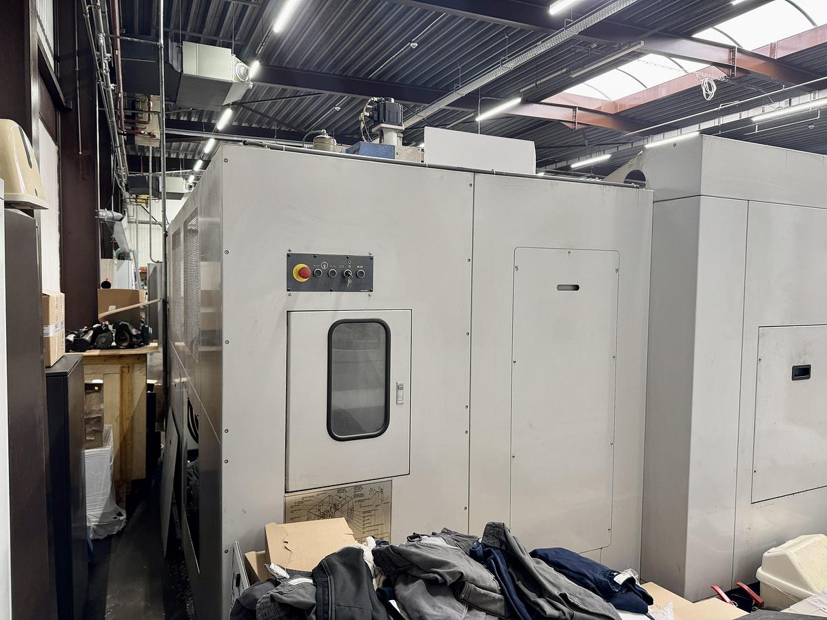 Used 2002 MAZAK VTC300C-II