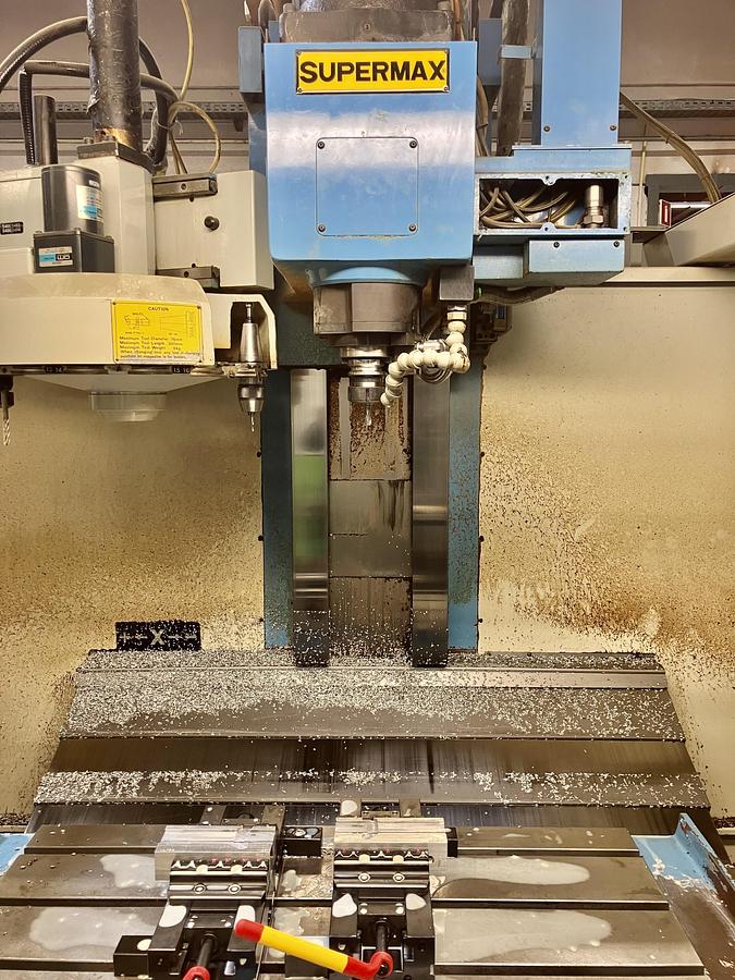 Used 1995 SUPERMAX YCM-VMC-85A