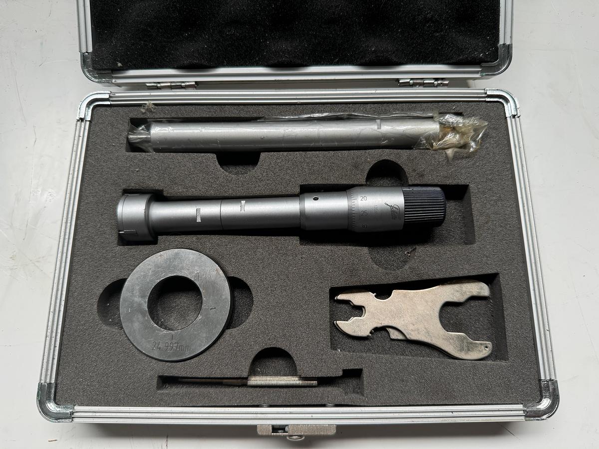Used SCHUT 3-point internal micrometer