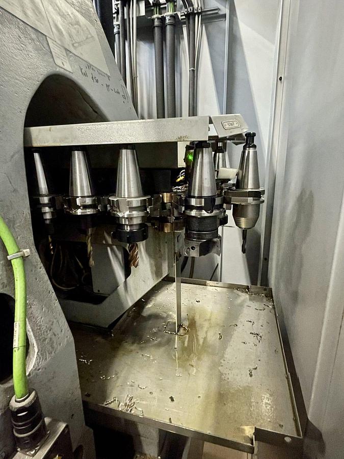 Used 2006 CHIRON MILL2000 CNC Vertical Machining Centre