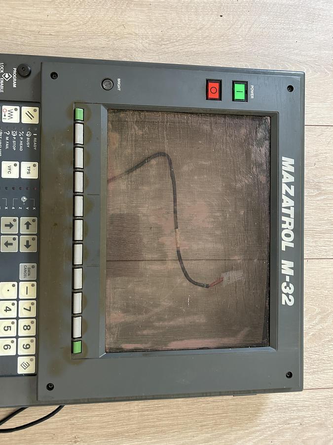Used MAZATROL M-32 OPERATION BOARD MITSUBISHI YZ441C-3
