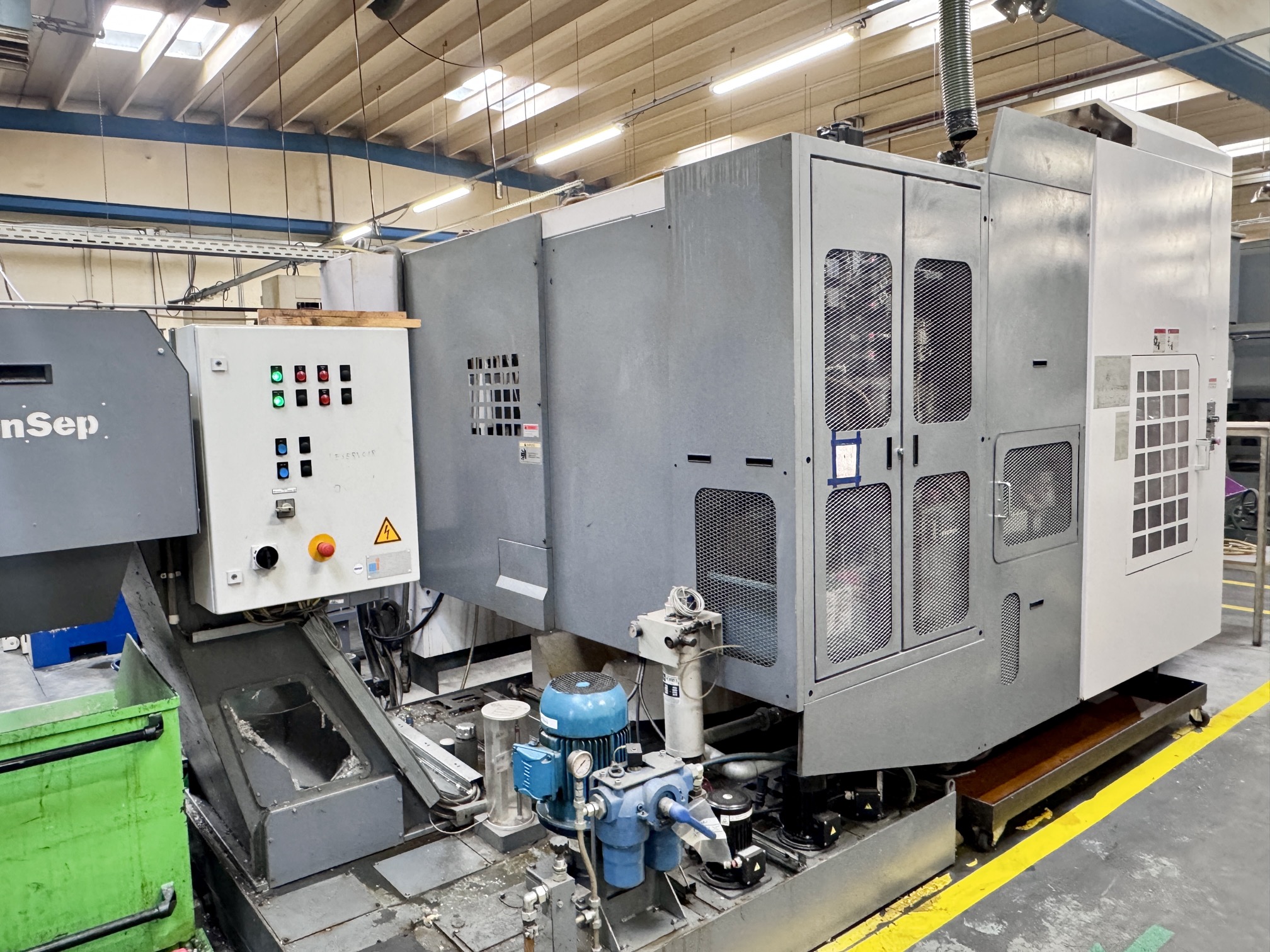 Used 2005 OKUMA MB-500H