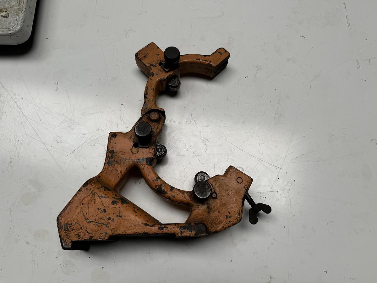 Used 3-point steady for universal grinder