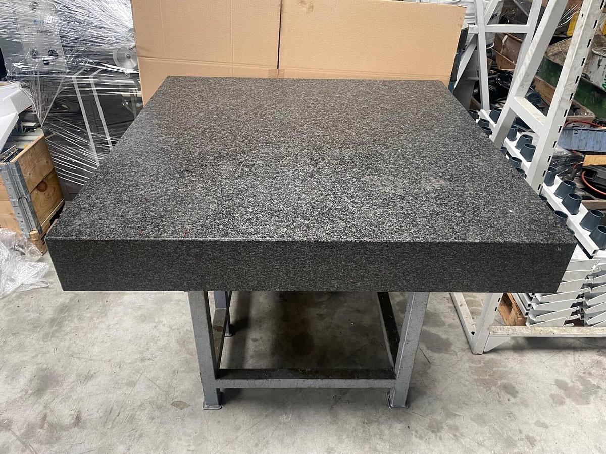 Used 2000 Granite surface plate table 1200×1200
