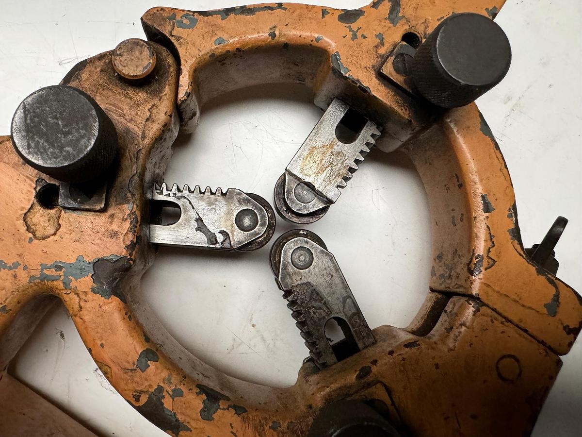 Used 3-point steady for universal grinder