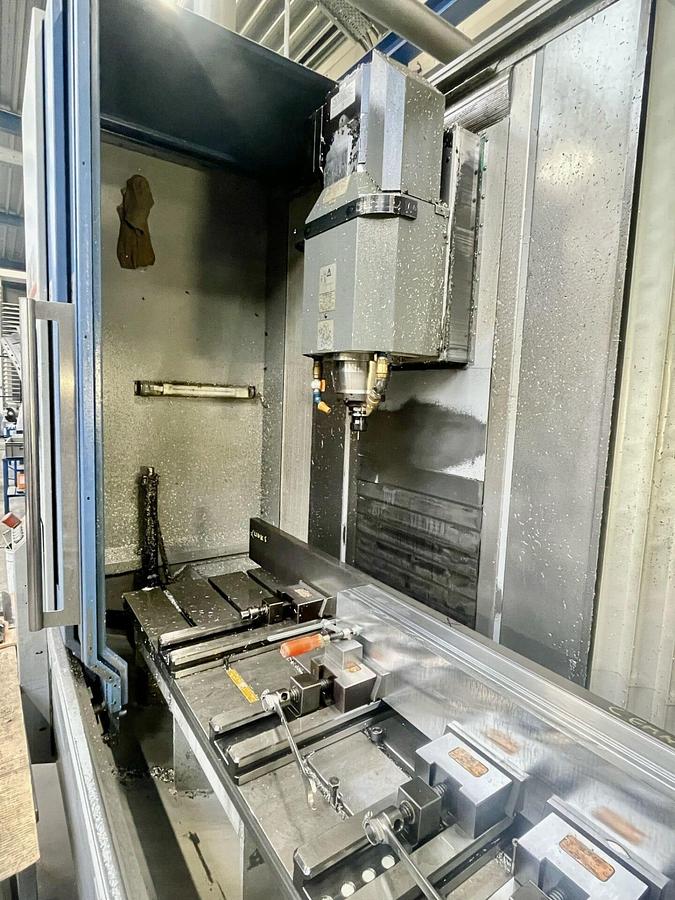 Used 2006 CHIRON MILL2000 CNC Vertical Machining Centre