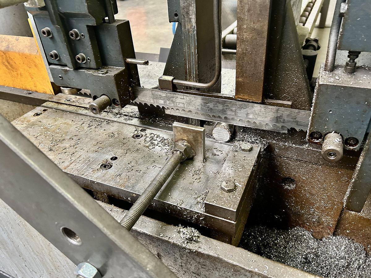 Used BEHRINGER HBP340