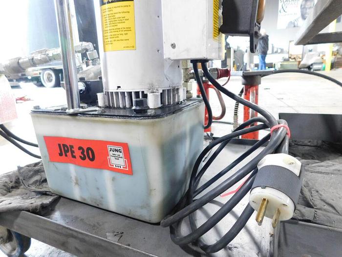Used Jung JPE-30 Powered Hydraulic 520 Bar Confined Space Toe Jack Set