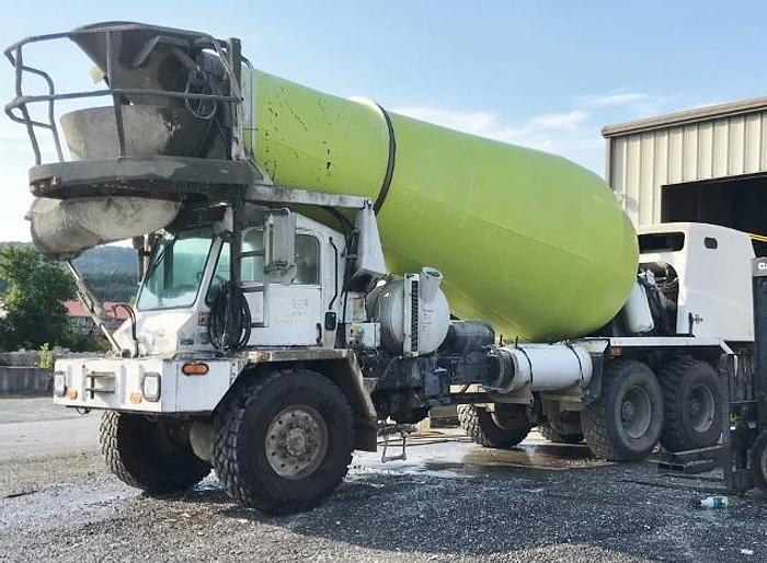 Used 2008 Oshkosh Tandem Axle Mixer Truck