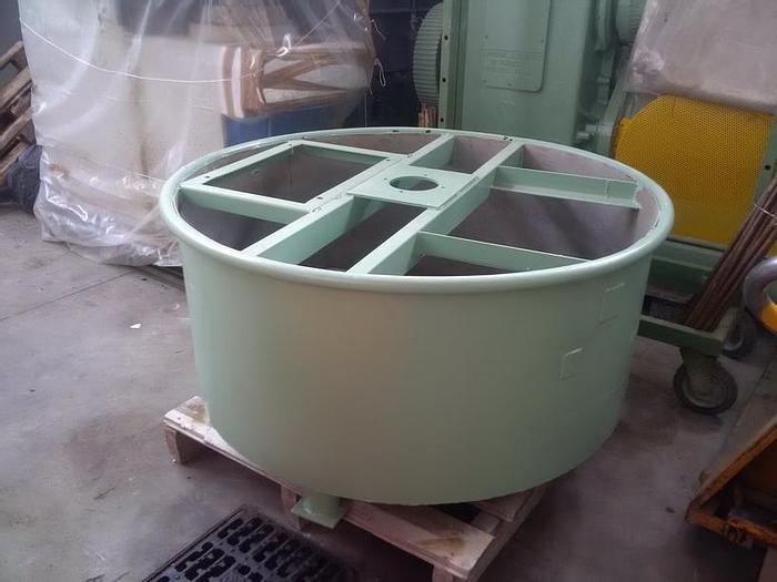 Used Round stainless steel tank for glaze