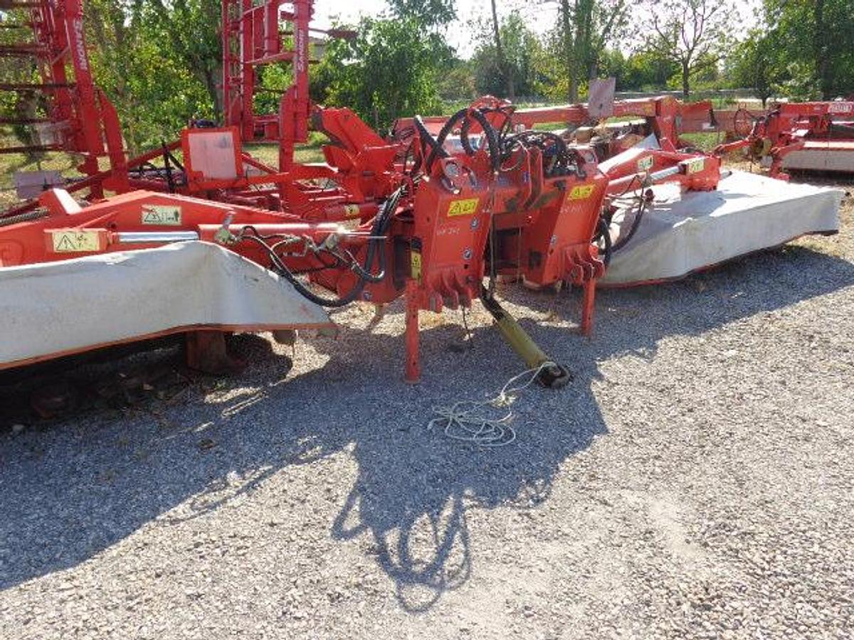 Usato FALCIACONDIZIONATRICE KUHN FC 813