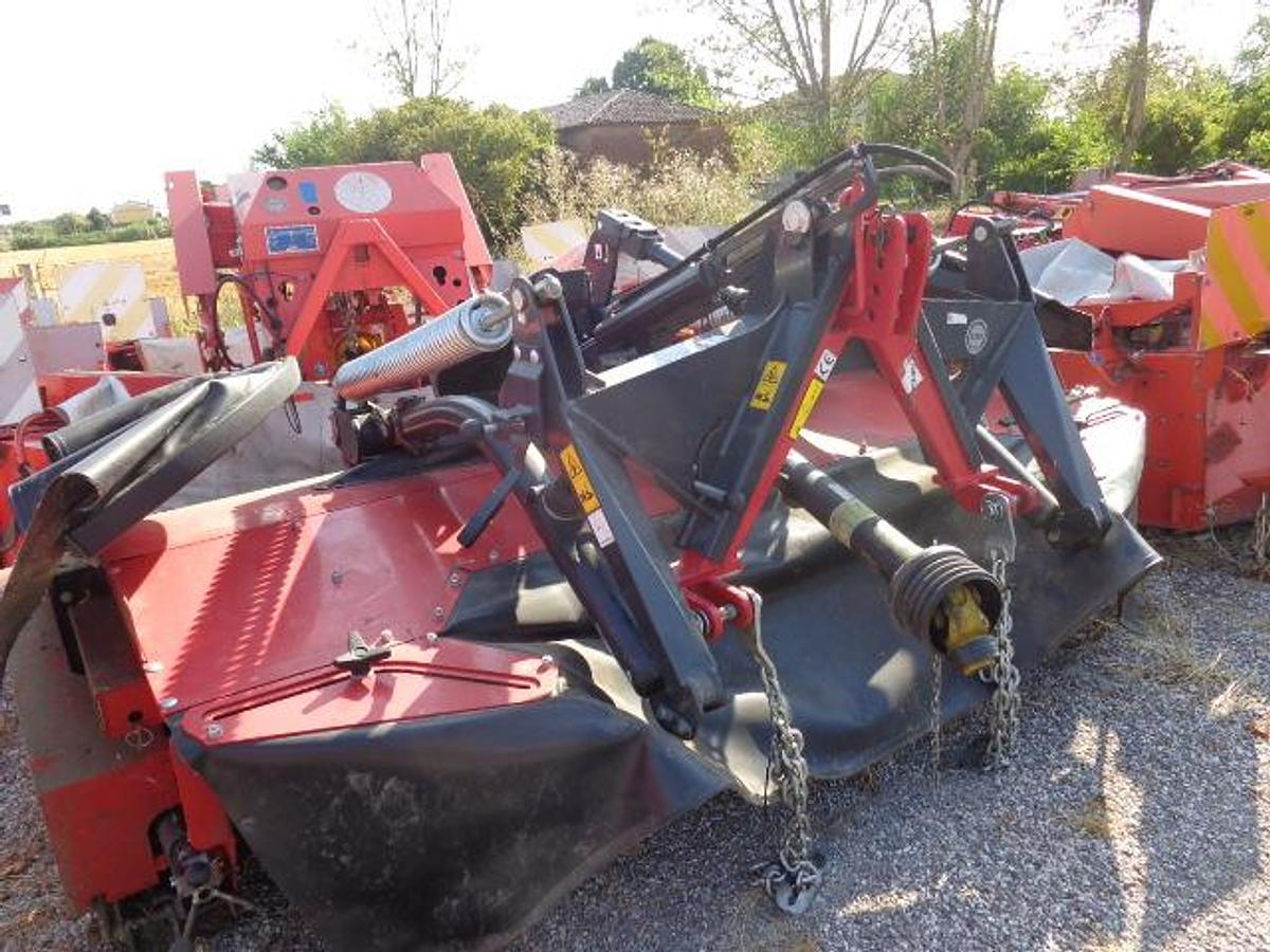 Usato FALCIACONDIZIONATRICE FRONTALE VICON