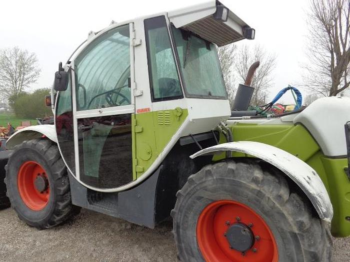 Usato SOLLEVATORE TELESCOPICO CLAAS TARGO 70 