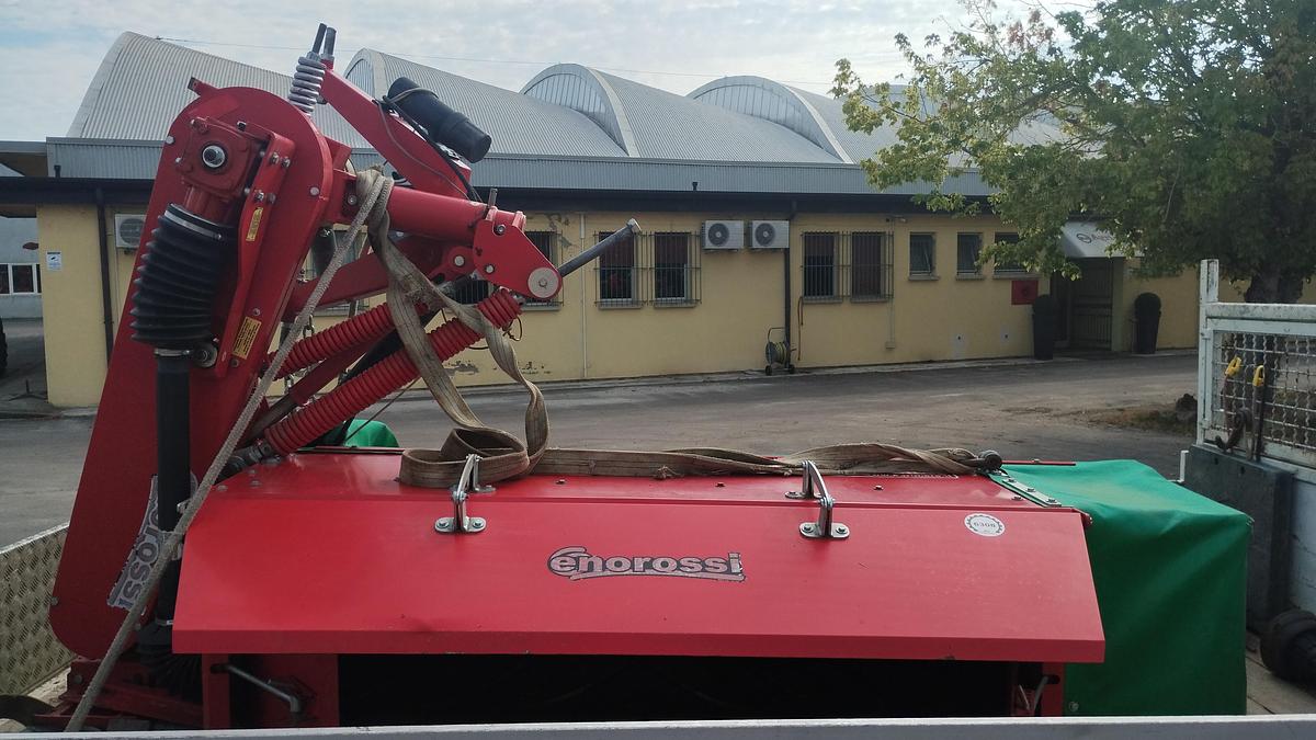 Usato FALCIACONDIZIONATRICE ENOROSSI DMC6