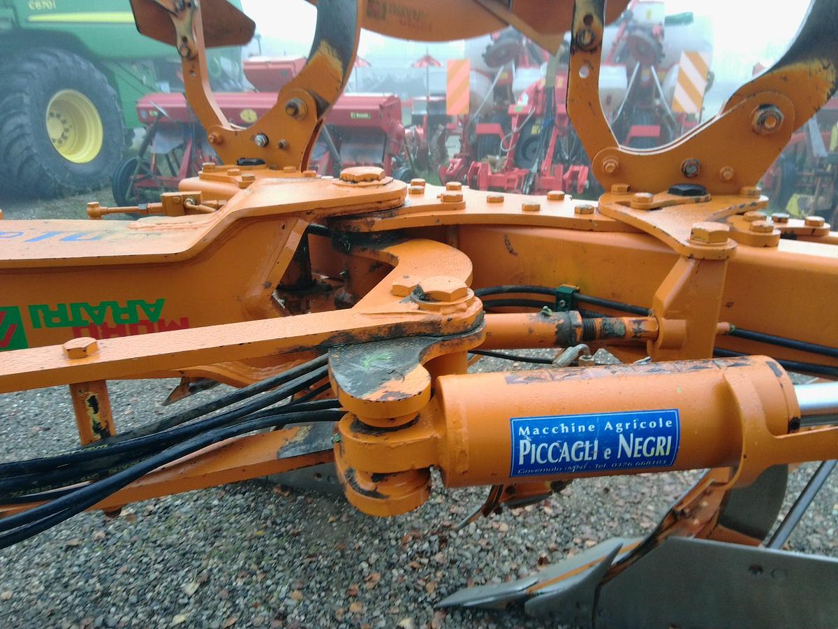 Usato ARATRO MORO MOD.QRV 20