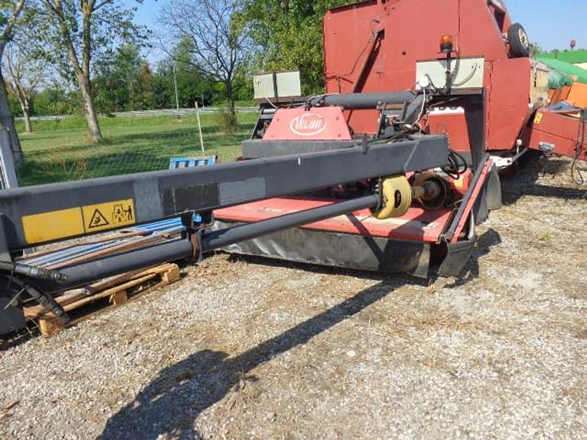 Usato FALCIACONDIZIONATRICE TRAINATA VICON DA 2.5 MT