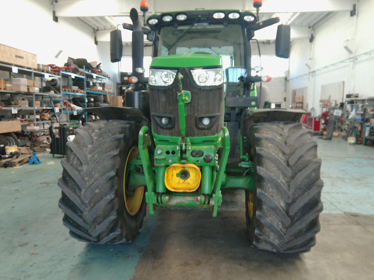 Usato TRATTORE JD MODELLO 6215 R