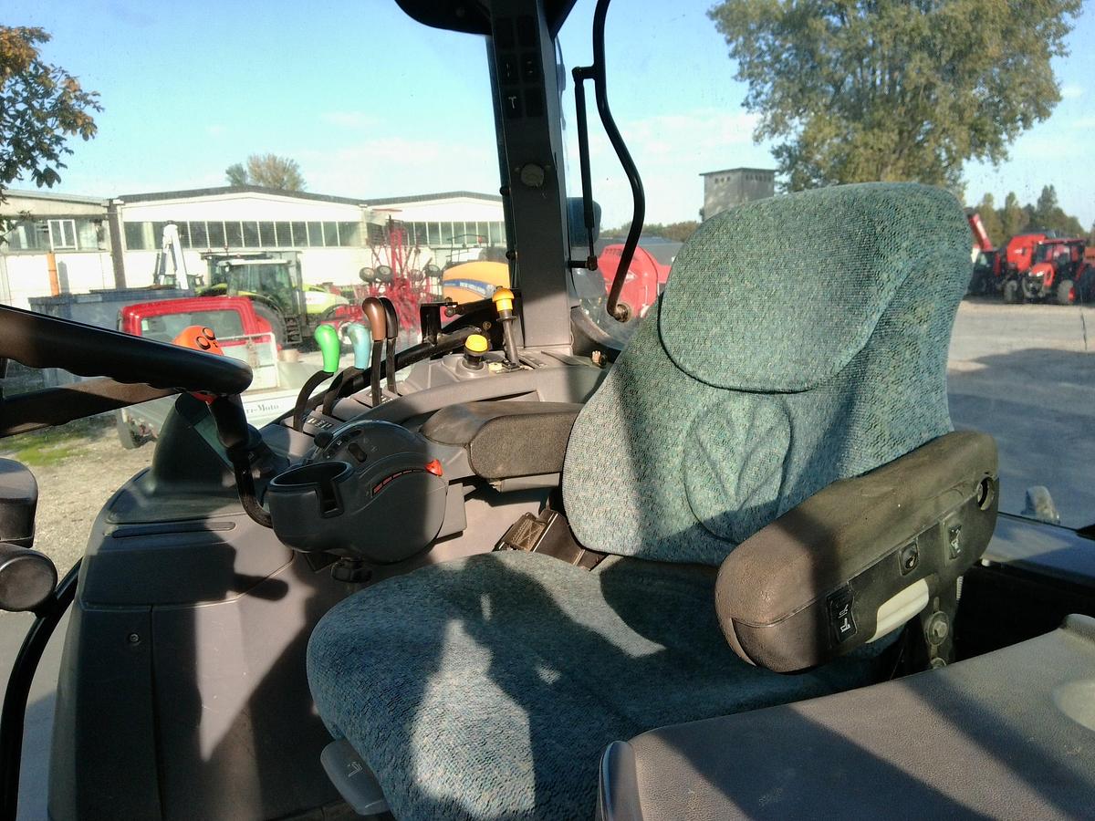 Usato TRATTORE NEW HOLLAND MOD. T 7030