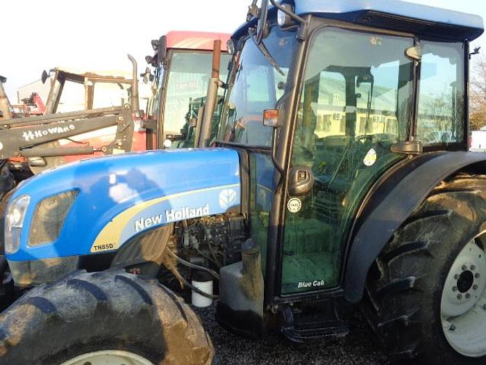 Usato TRATTORE NEW HOLLAND TN 85 D