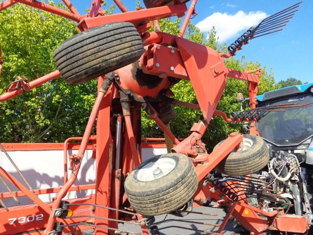 Usato RANGHINATORE KUHN GA 7302 DL