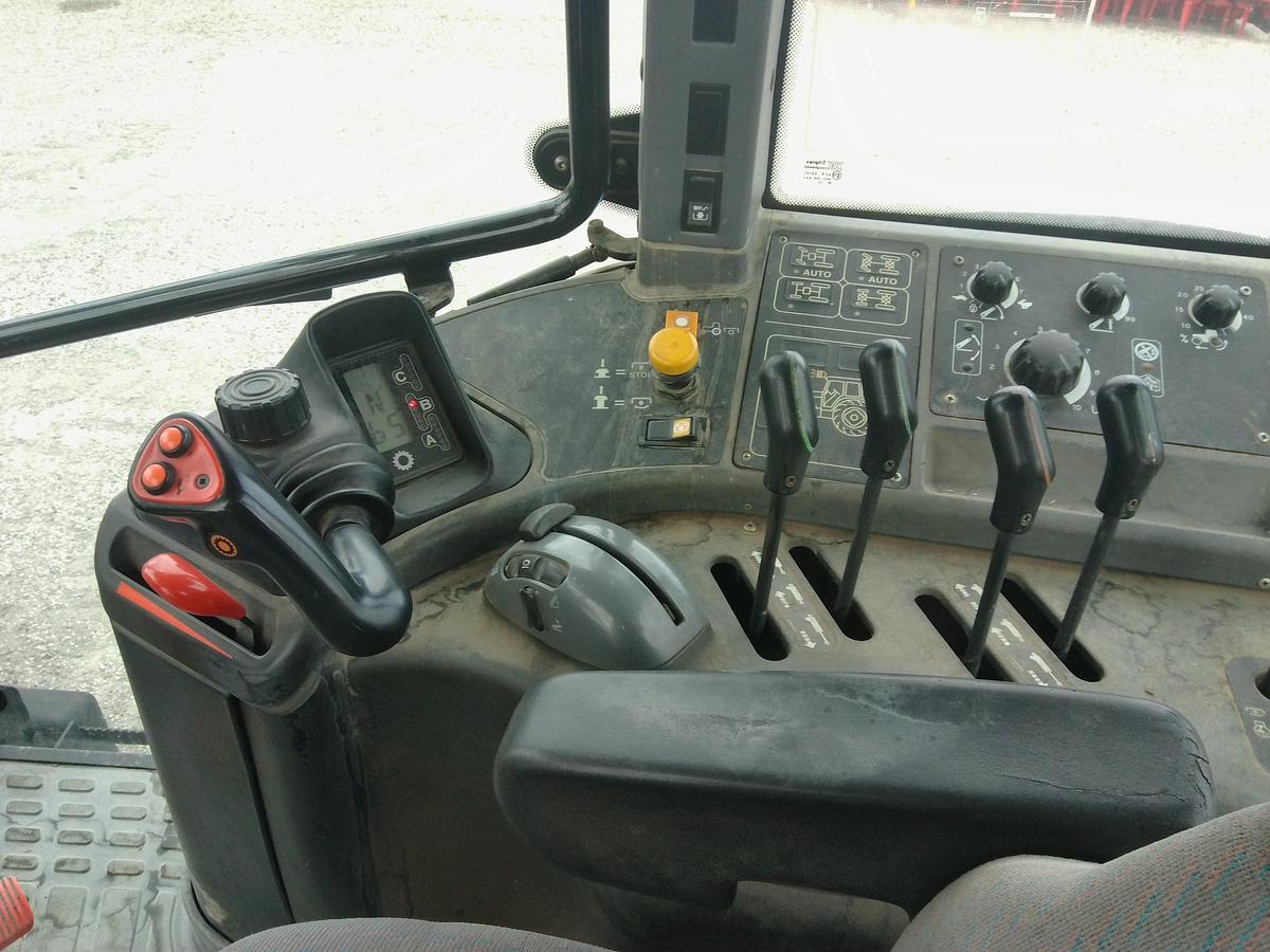 Usato TRATTORE NEW HOLLAND TM 125