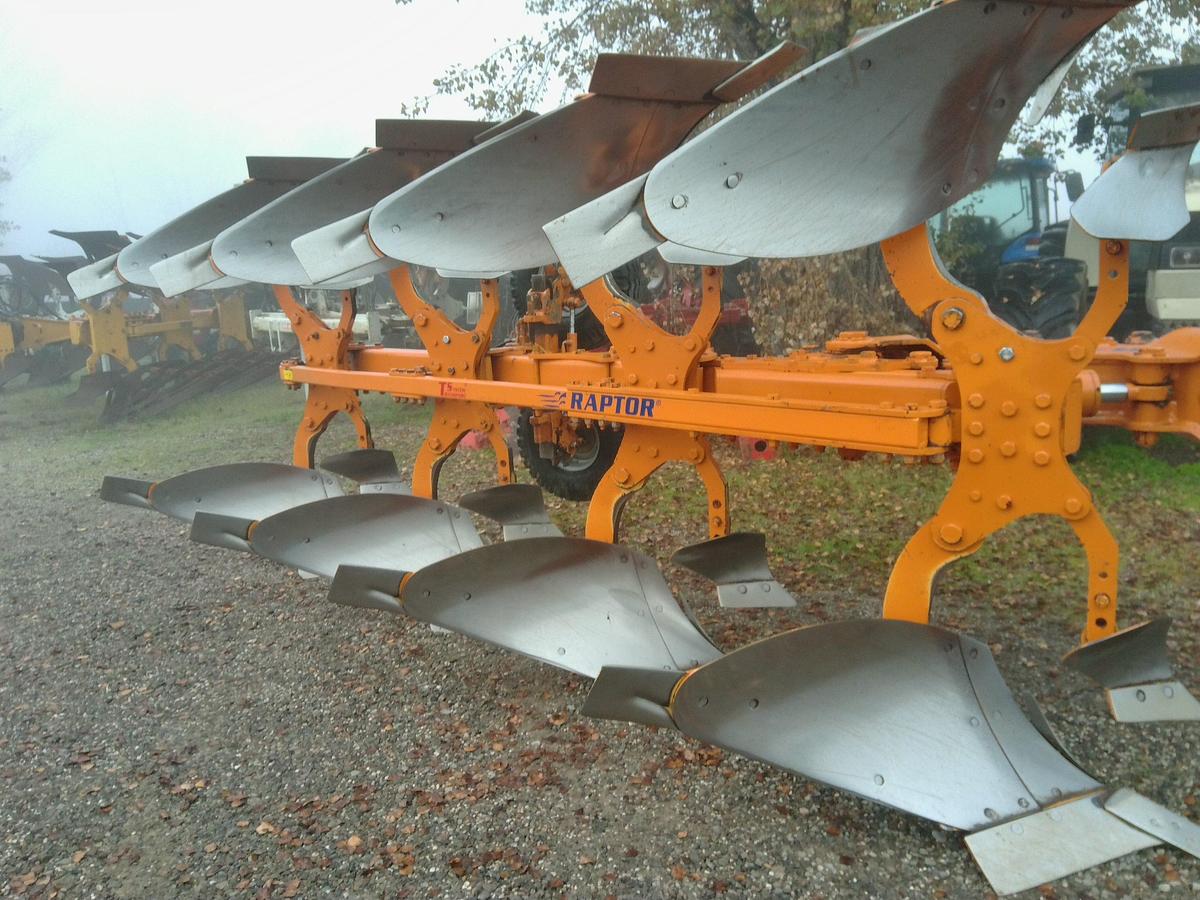 Usato ARATRO MORO MOD.QRV 20