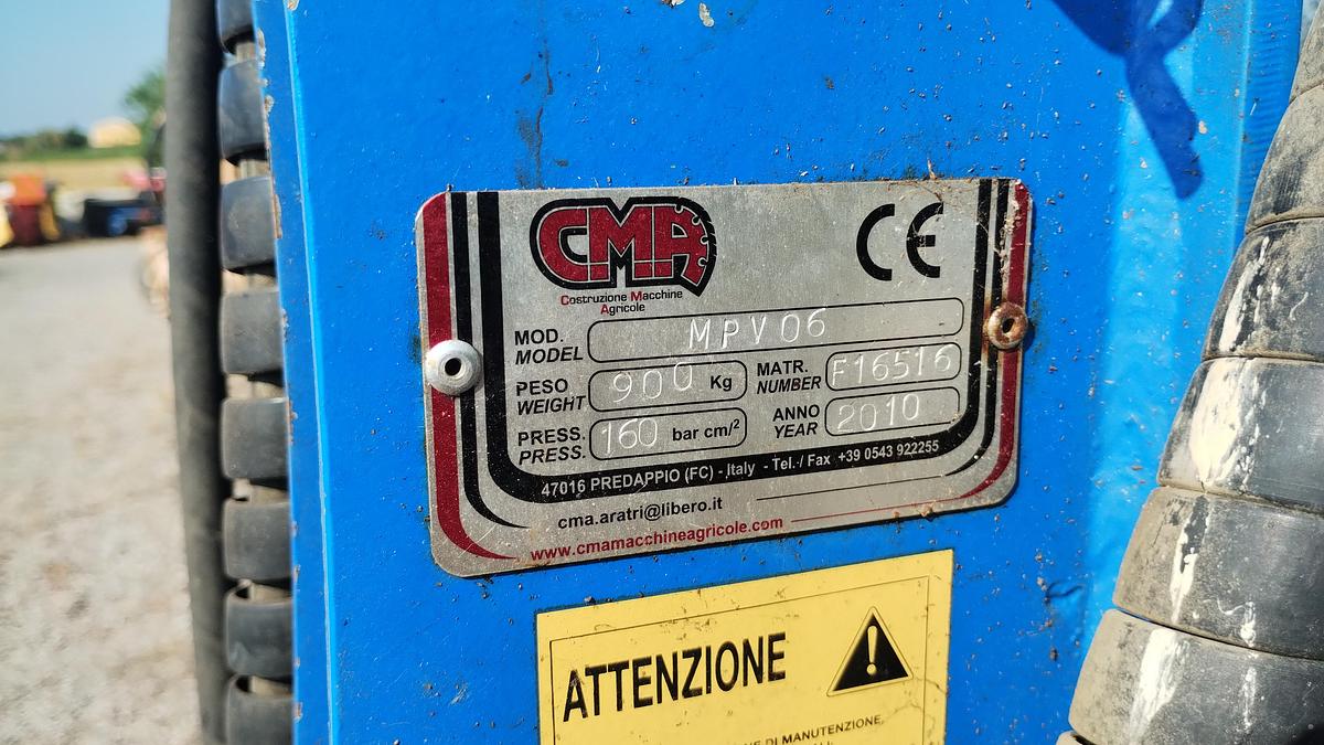 Usato ARATRO MONOVOMERE REVERSIBILE CMA