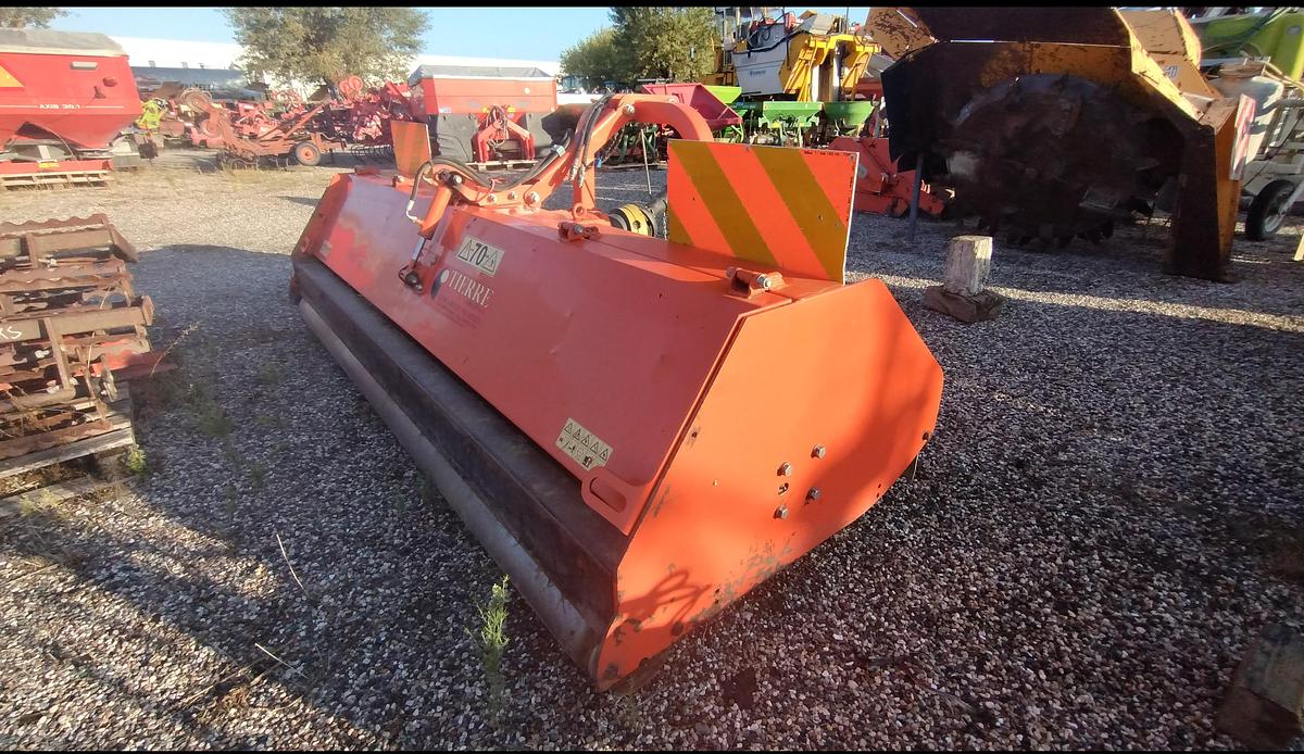 Usato TRINCIA TIERRE 300