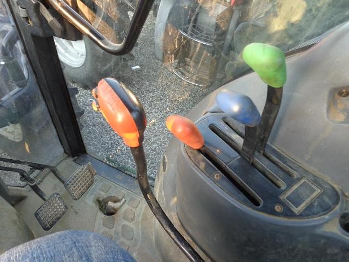 Usato TRATTORE NEW HOLLAND TN 85 D