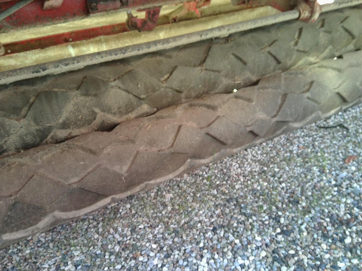 Usato FALCIACONDIZIONATRICE KUHN 9530