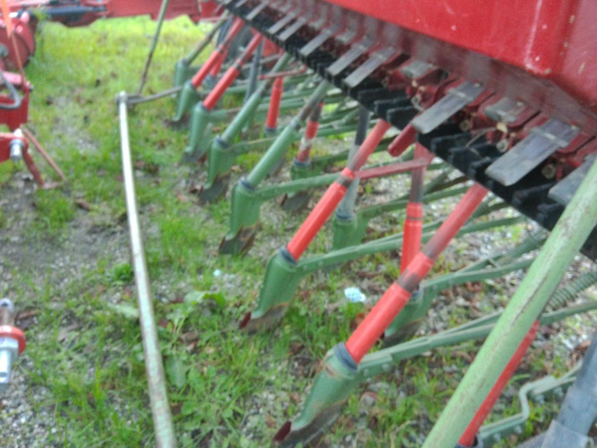 Usato SEMINATRICE NODET 300 FALCIONI CON ERPICE COPRISEME.