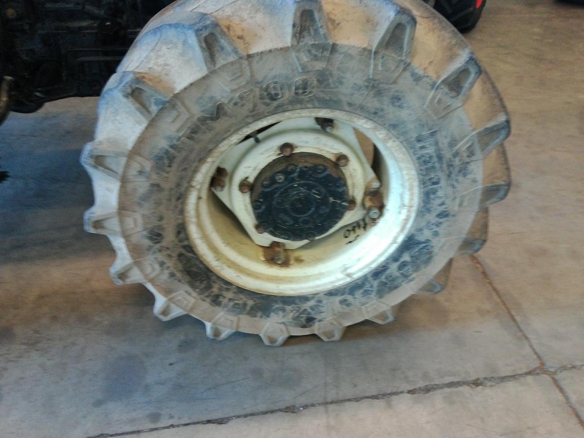 Usato TRATTORE NEW HOLLAND 4020 DT