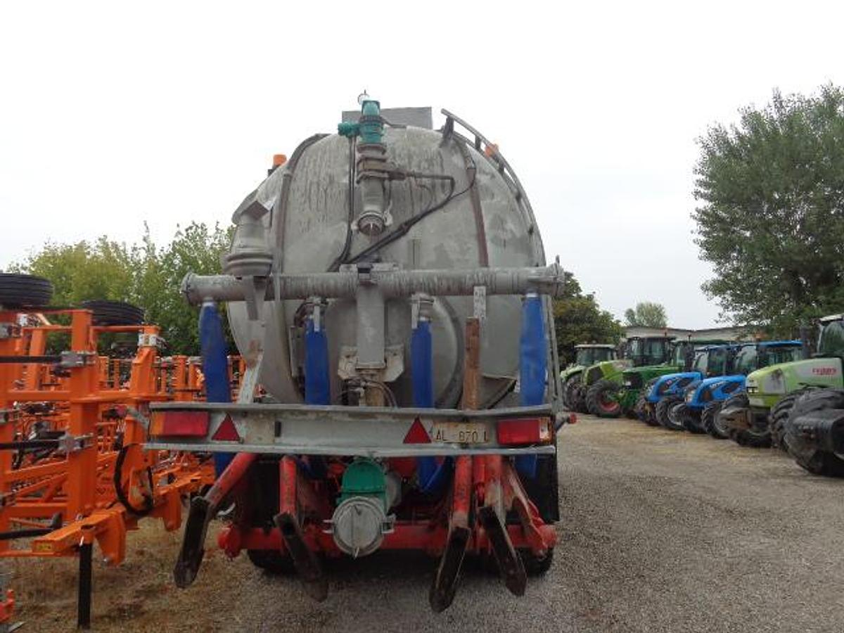 Usato CARRO BOTTE BOSSINI 3 ASSI - IN ARRIVO