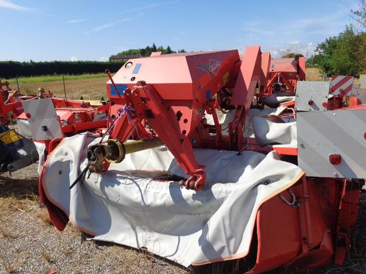 Usato FALCIACONDIZIONATRICE KUHN FC313RF