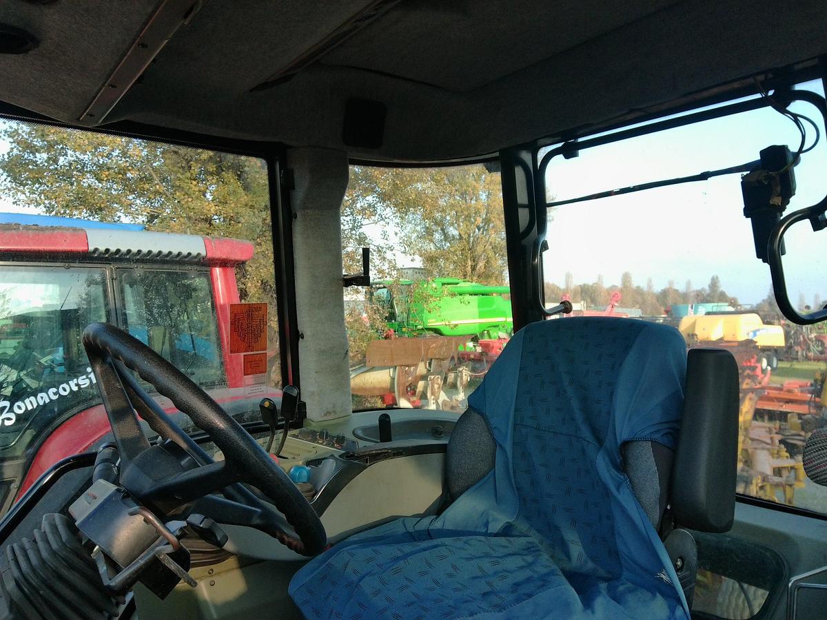 Usato TRATTORE MF 8240