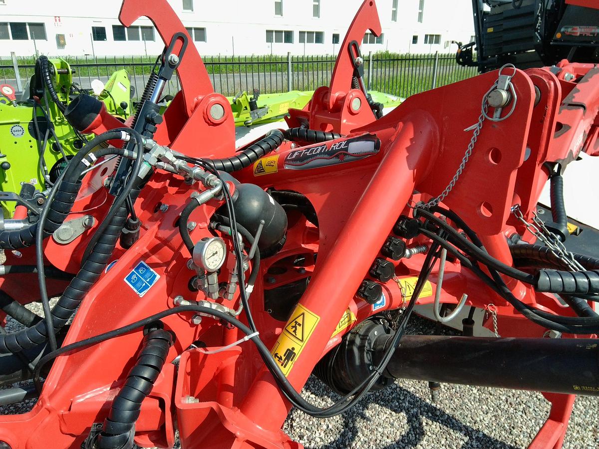 Usato FALCIACONDIZIONATRICE POSTERIORE KUHN 9530