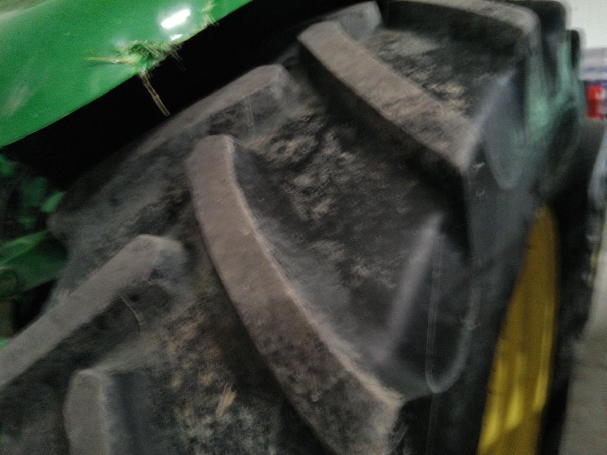 Usato TRATTORE JOHN DEERE MOD.5720