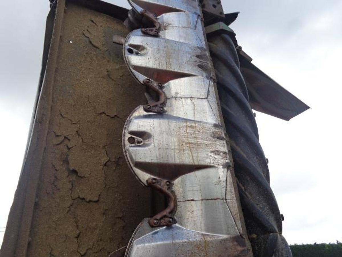 Usato FALCIACONDIZIONATRICE FENDT POSTERIORE DOPPIA SLICER 911