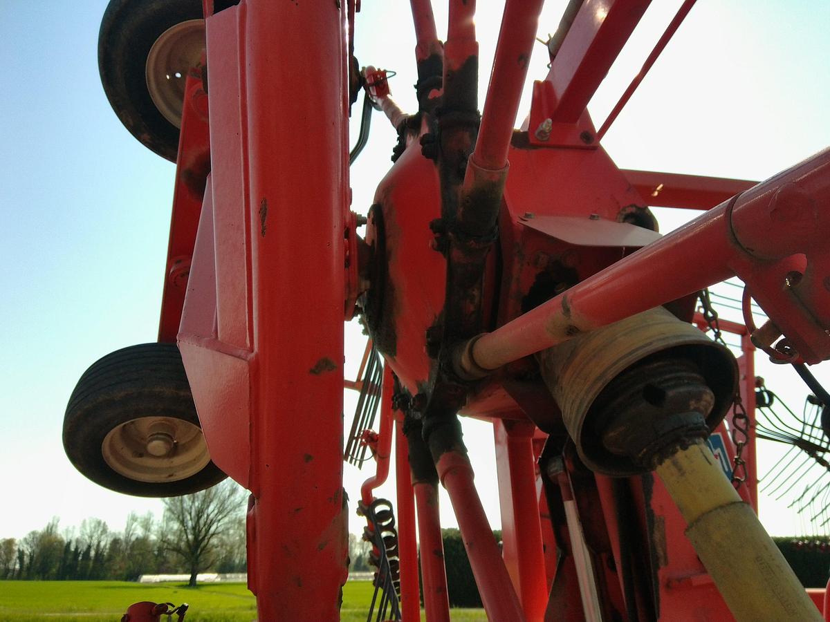 Usato RANGHINATORE KUHN GA 7302 DL