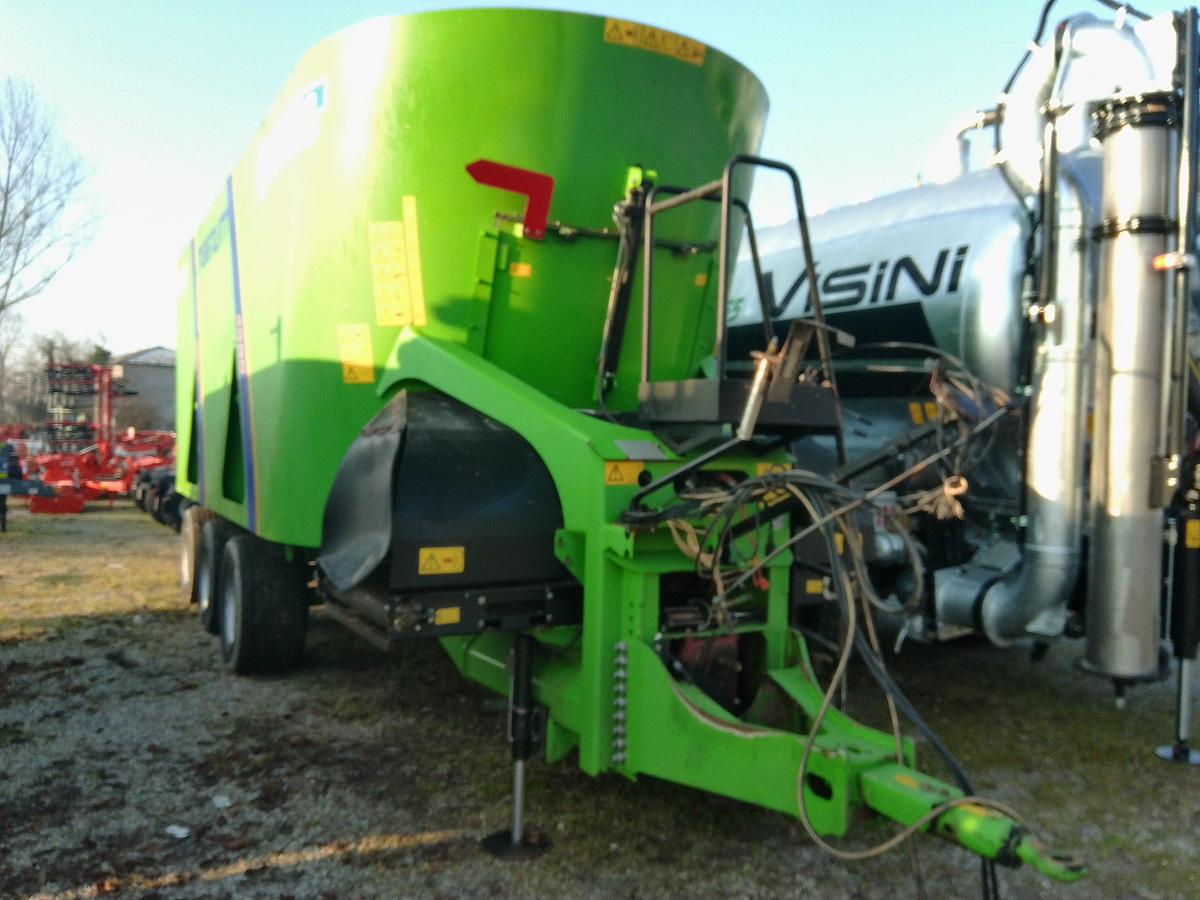 Usato CARRO UNIFEED TRAINATO FARESIN