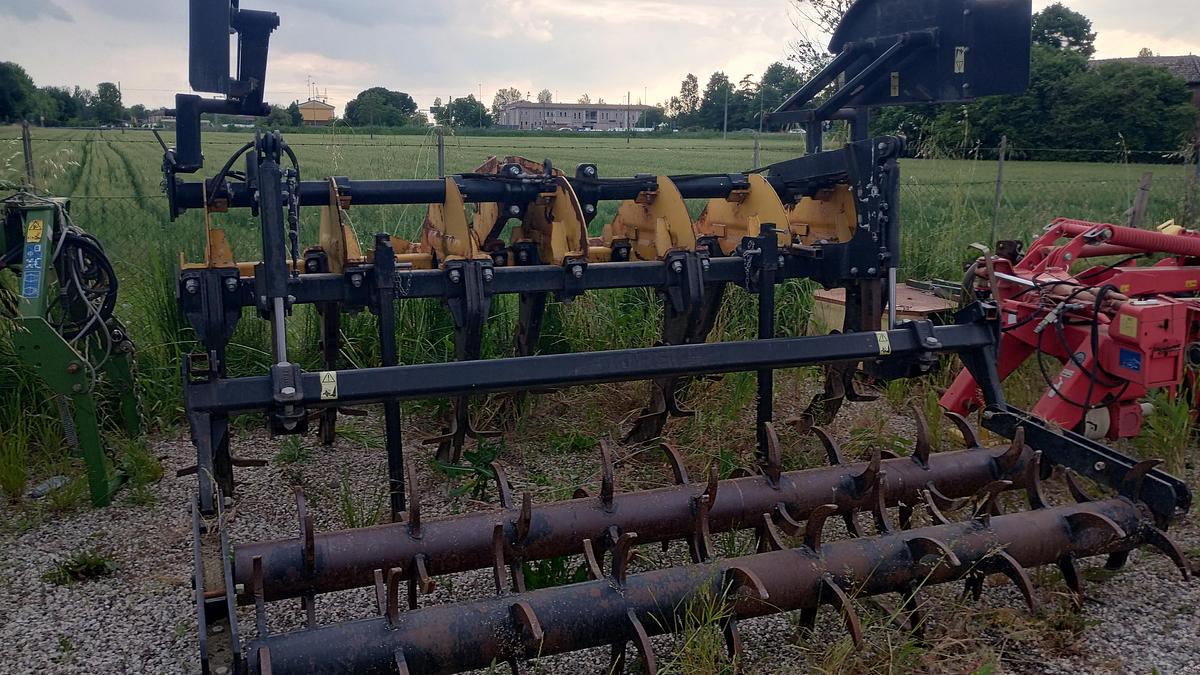 Usato ESTIRPATORE ORSI 7 ANCORE DOPPIO RULLO IDRAULICO