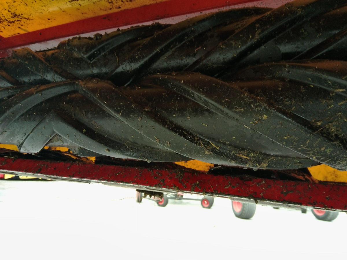 Usato FALCIACONDIZIONATRICE FRONTALE POTTINGER NOVACAT 301