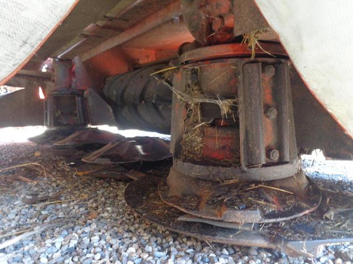 Usato FALCIACONDIZIONATRICE PORTATA LATERALE KUHN FC 202